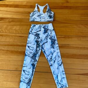 MPG leggings and sports bra set ocean white and blue XS